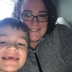 Meet your Posher, Caitlin